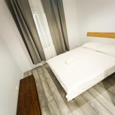 Preciziei Retreat Ap With Parking And Self Check In Appartement Boekarest Buitenkant foto