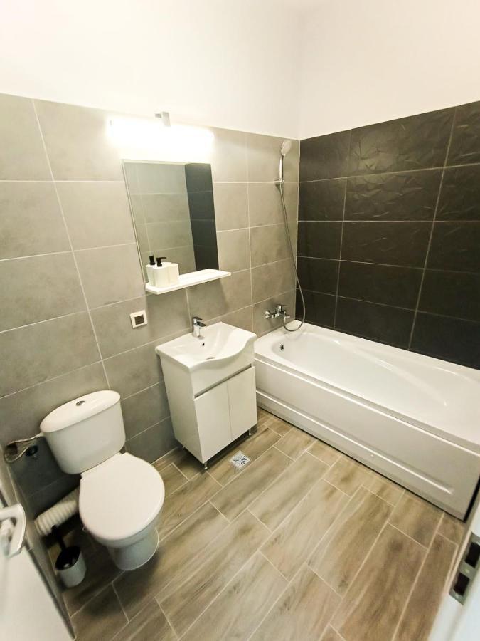 Preciziei Retreat Ap With Parking And Self Check In Appartement Boekarest Buitenkant foto